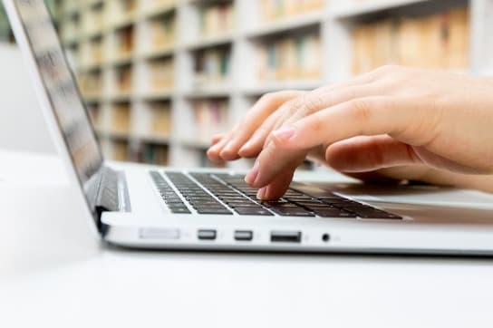 Plain Language Communication for Professionals